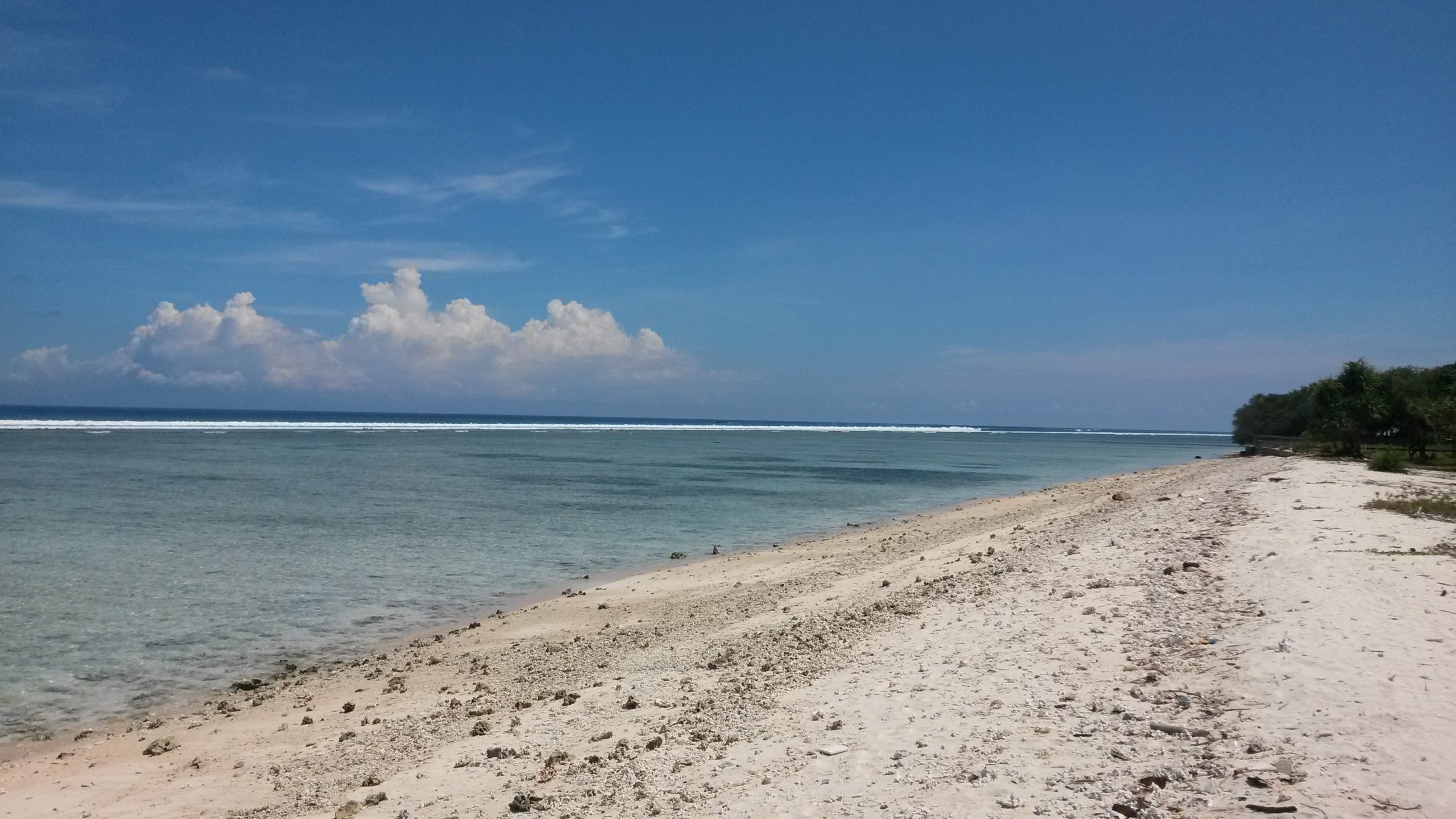 Grande plage paradisiaque sur les îles Gili à Bali 