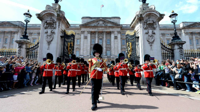 La releve de la garde à Buckingham Palace à Londres