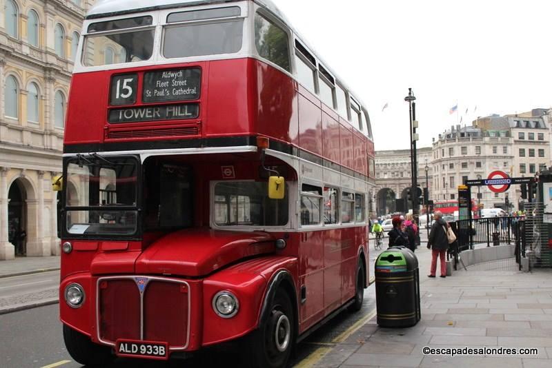Routemaster numéro 15 à Londres 