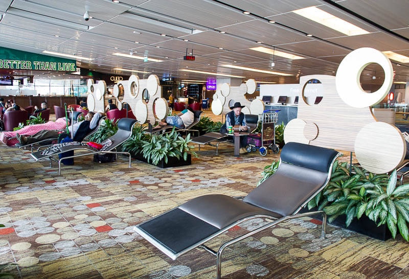 Snooze lounge a l’aéroport Changi de Singapour