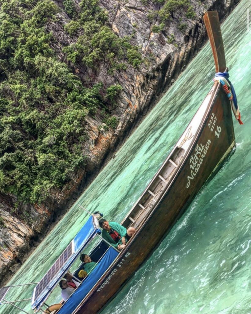 Thailandais sur l'eau Maya Bay