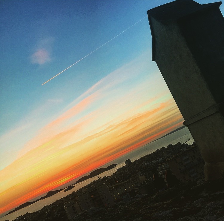 Vie coucher de soleil à Notre Dame de la garde Marseille