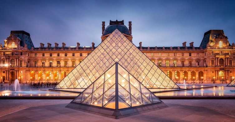 Extérieur du musée du Louvre, Paris