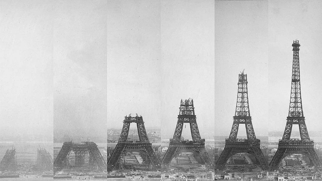 Construction de la Tour Eiffel à Paris