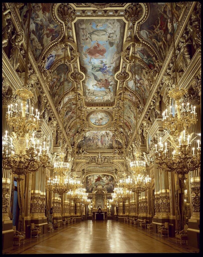 Sculptures intérieur de l'Opera Garnier, Paris
