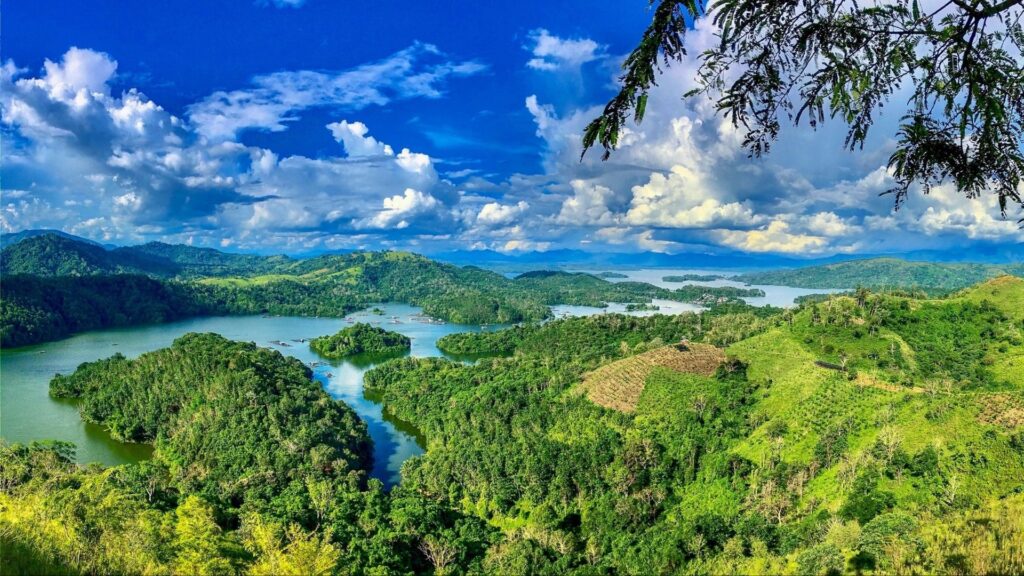 Kalimantan, une île Indonésienne verdoyante