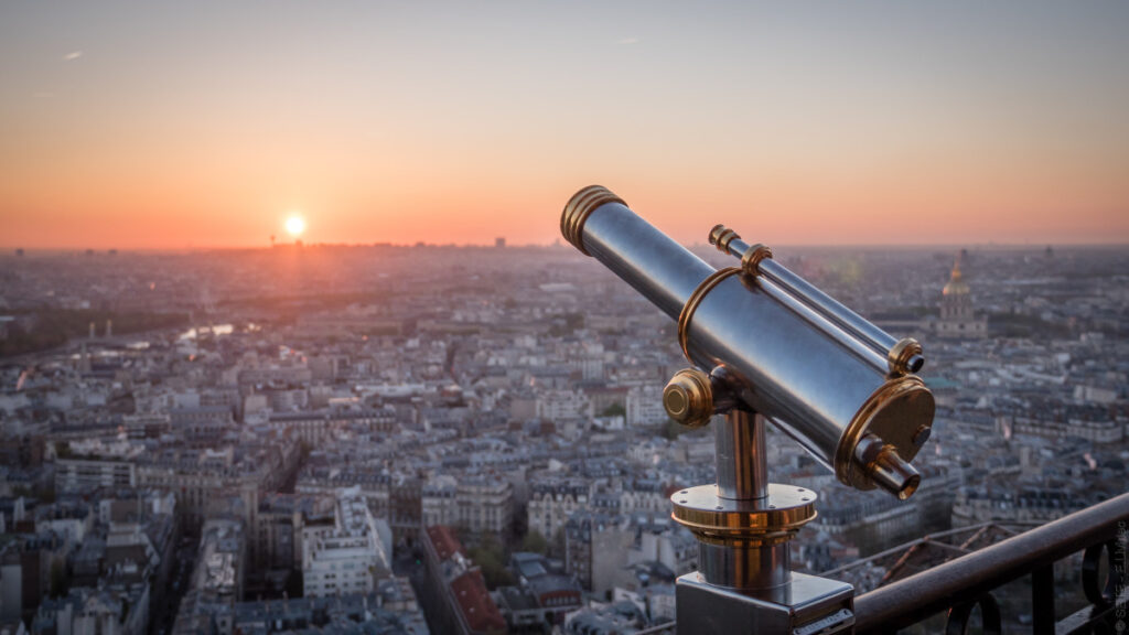 Coucher de soleil vue du deuxième étage de la Tour Eiffel