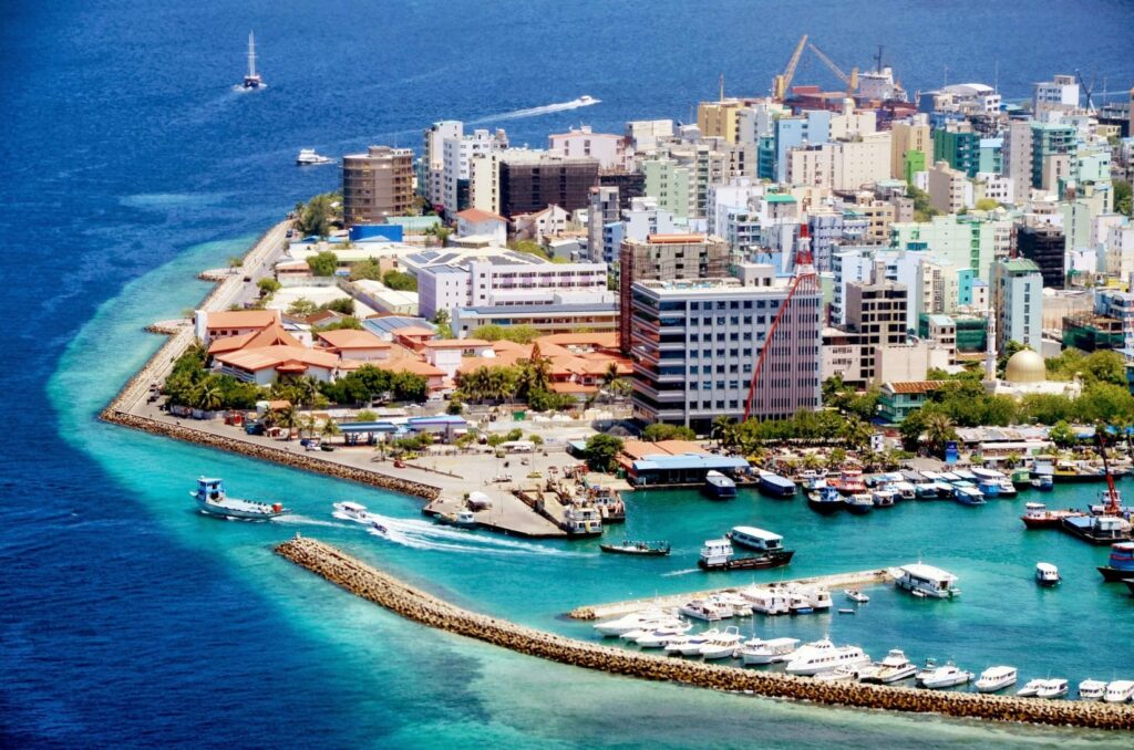 Les îles les plus proches de Malé aux Maldives