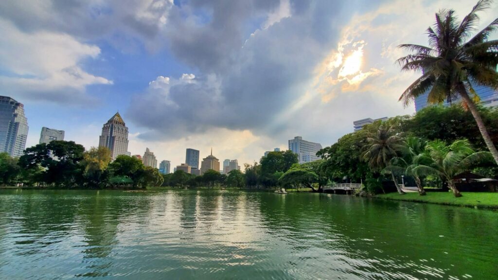Visiter Bangkok en passant par le parc Lumphini